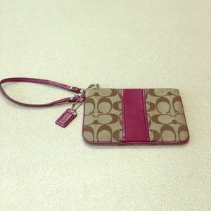 NWOT Coach wristlet